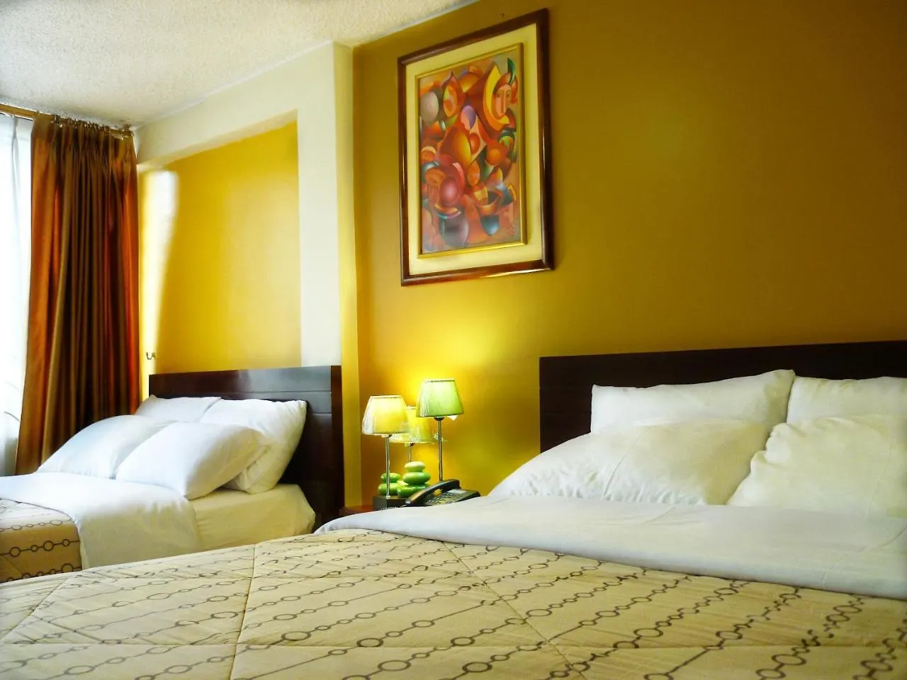 Hostal El Roble Quito 3*,