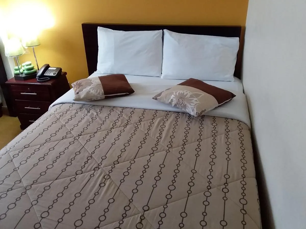 Hostal El Roble Quito Ecuador